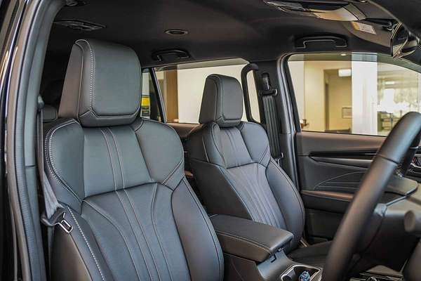 2025 Isuzu MU-X LS-T