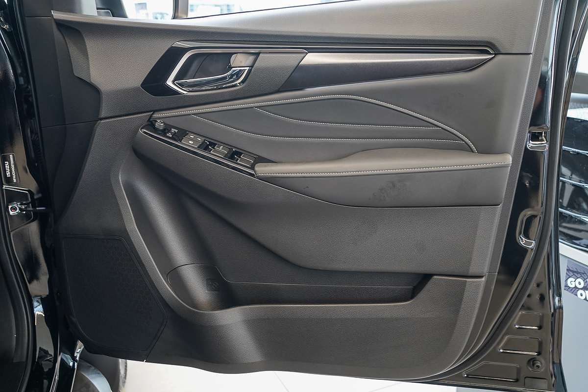 2025 Isuzu MU-X LS-T