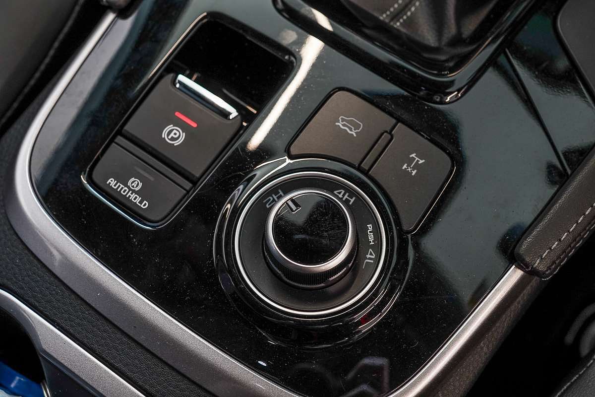 2025 Isuzu MU-X LS-T