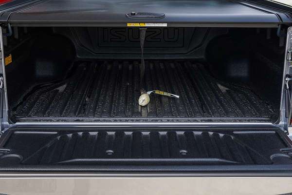 2025 Isuzu D-MAX X-TERRAIN 4X4