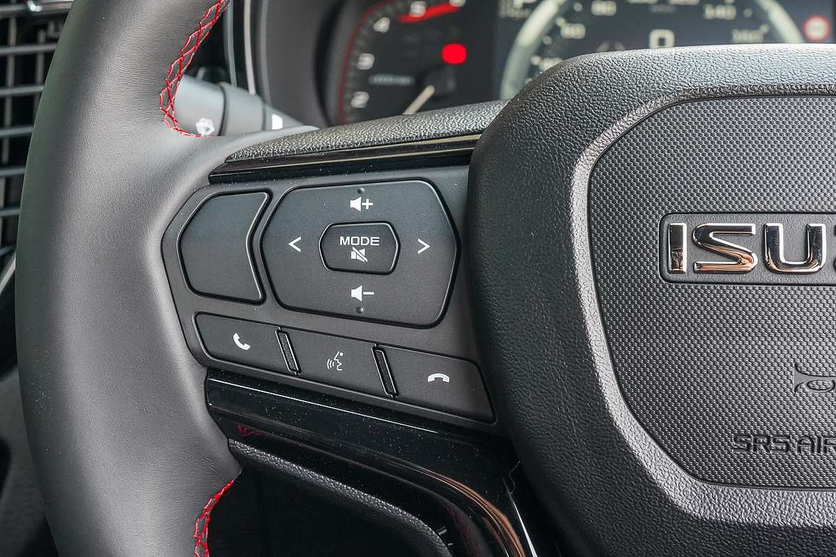 2025 Isuzu D-MAX X-TERRAIN 4X4