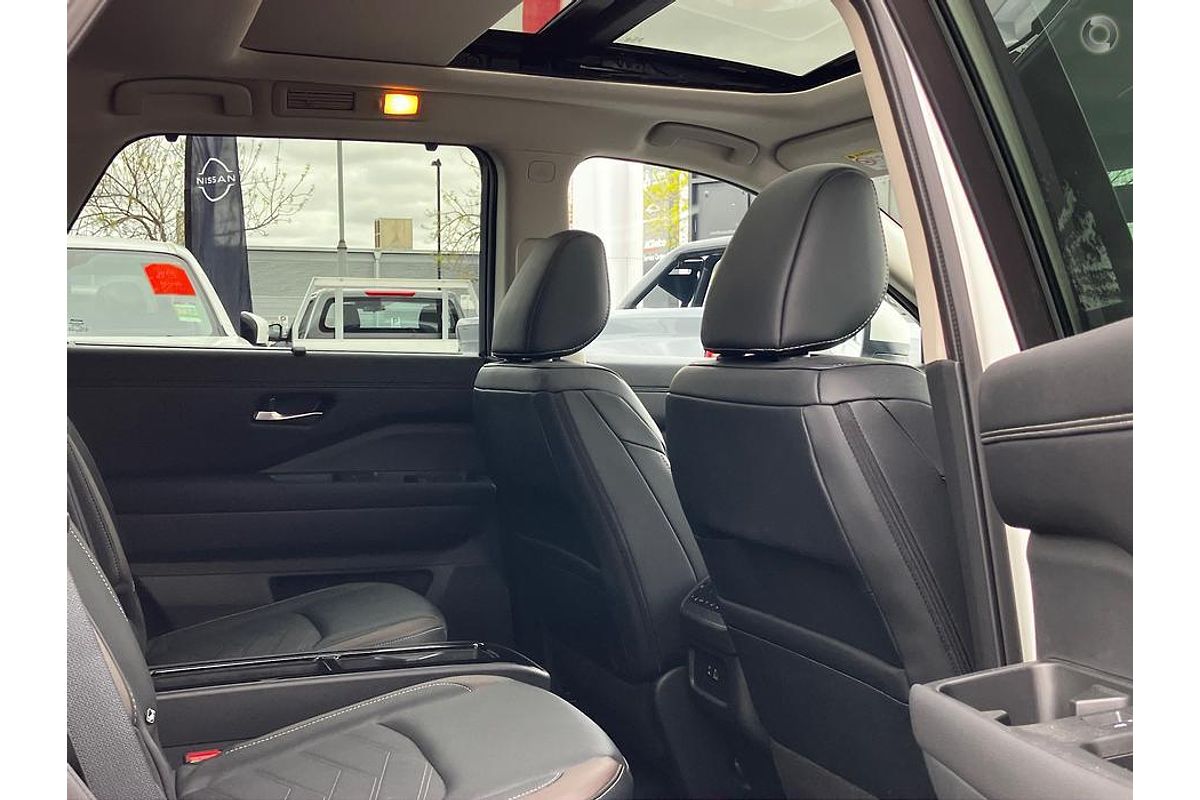 2024 Nissan Pathfinder Ti-L R53