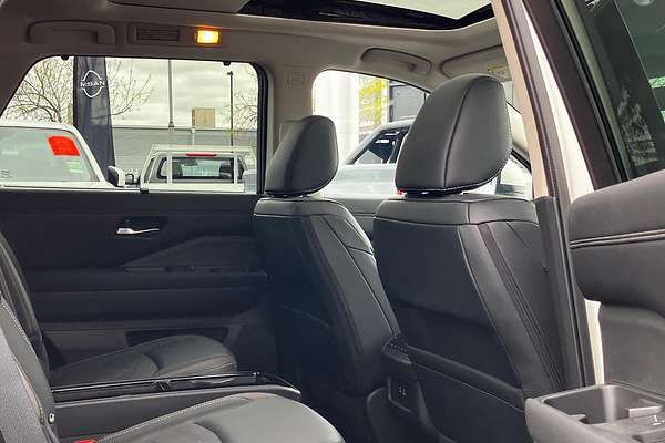 2024 Nissan Pathfinder Ti-L R53