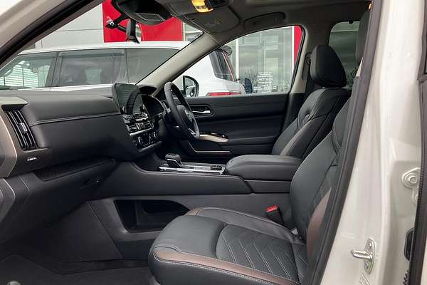 2024 Nissan Pathfinder Ti-L R53