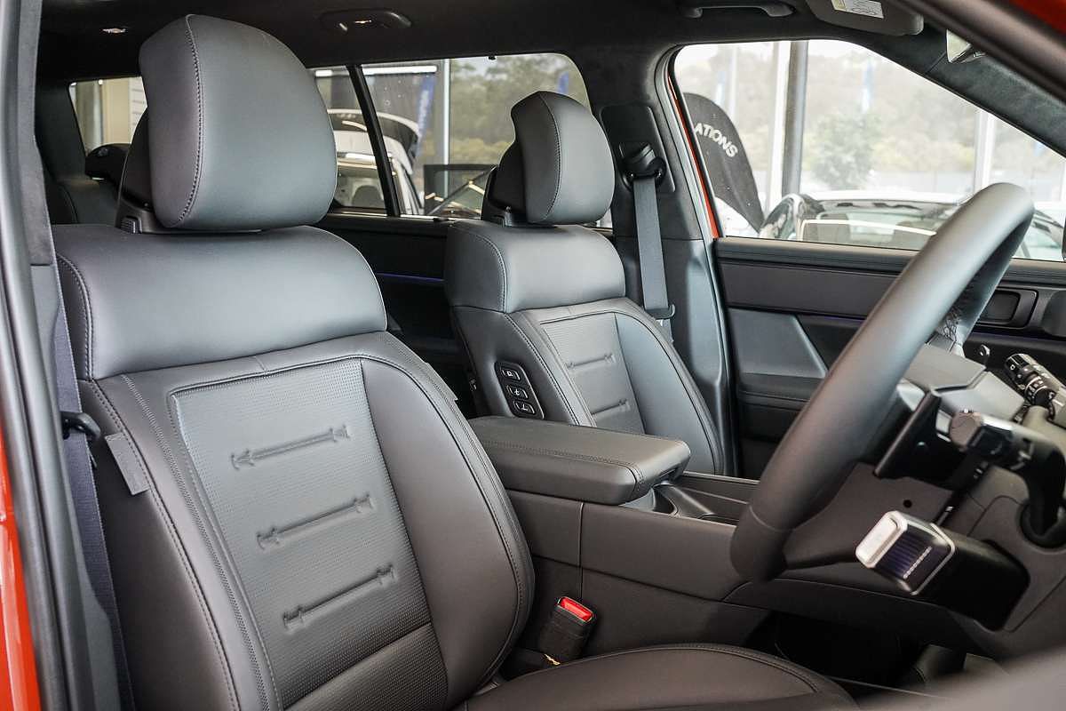 2025 Hyundai Santa Fe Hybrid Calligraphy MX5.V1