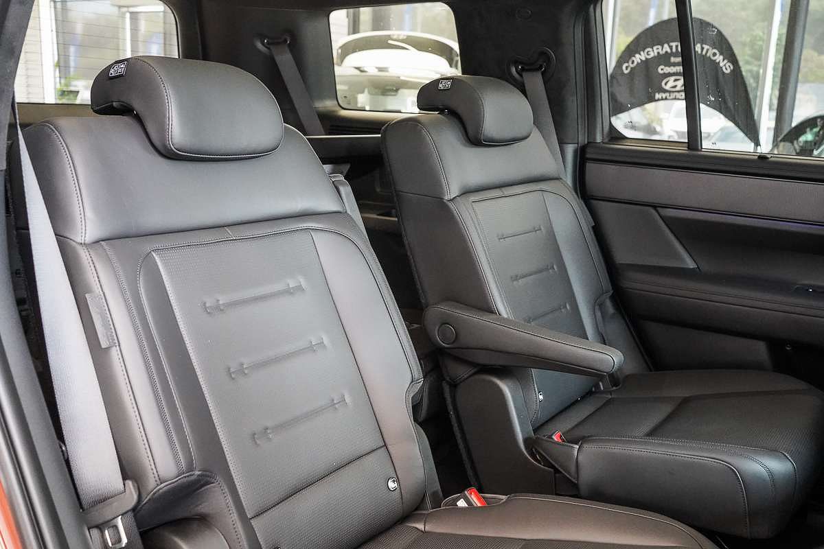 2025 Hyundai Santa Fe Hybrid Calligraphy MX5.V1