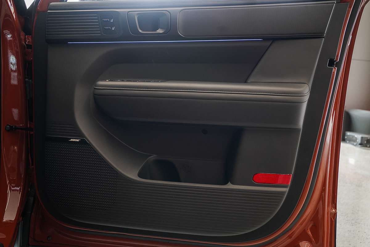 2025 Hyundai Santa Fe Hybrid Calligraphy MX5.V1