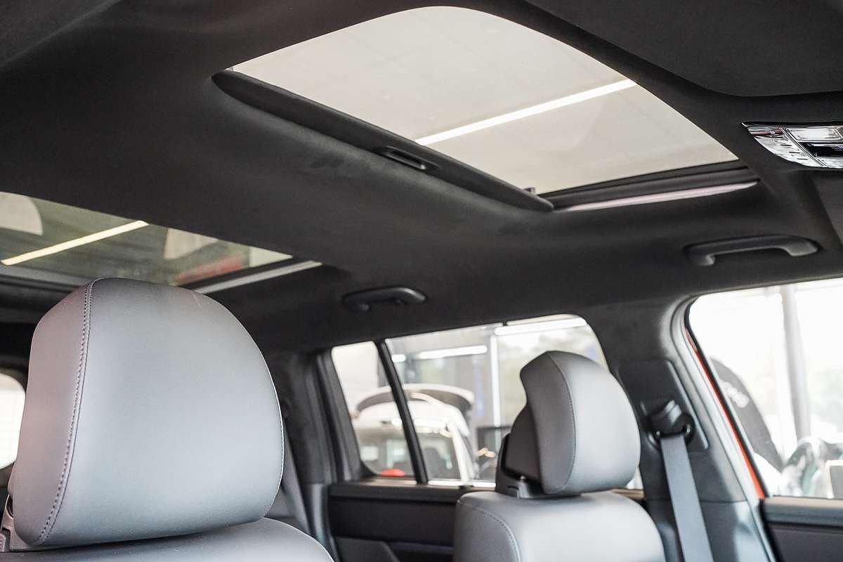 2025 Hyundai Santa Fe Hybrid Calligraphy MX5.V1