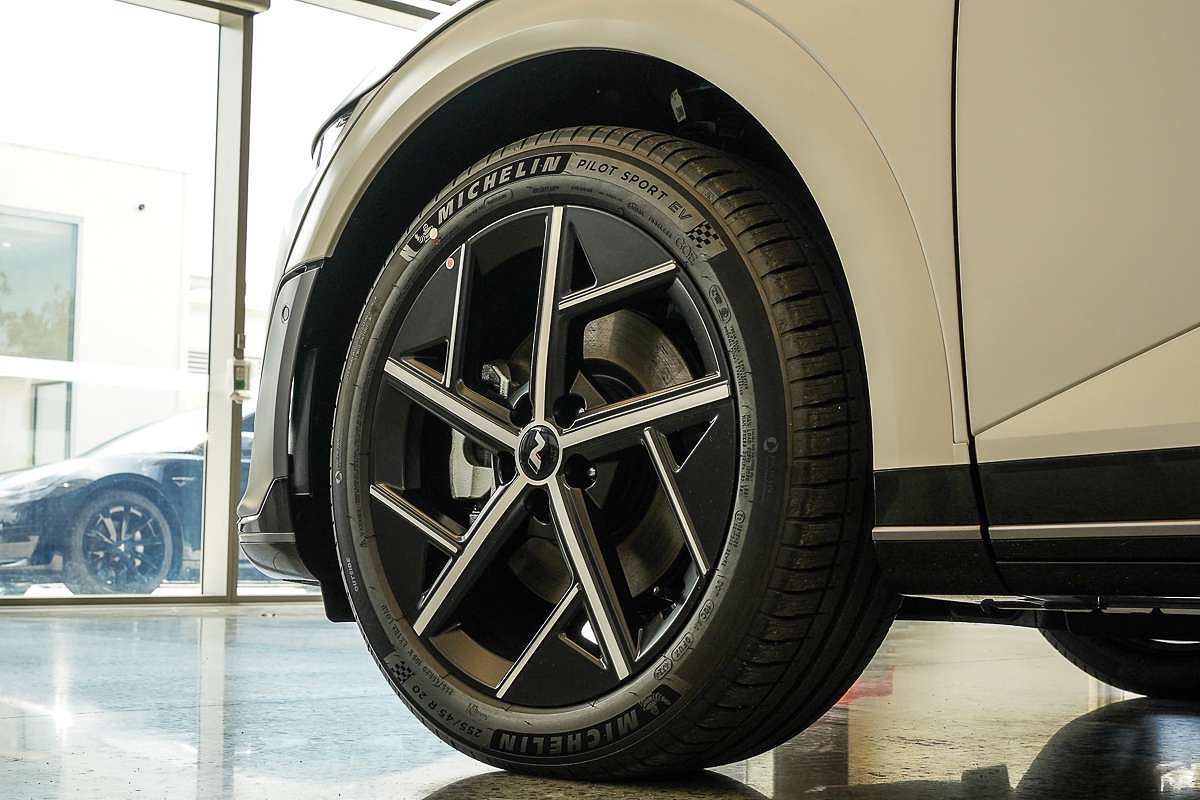 2025 Hyundai IONIQ 5 DYNAMIQ N Line NE.V5