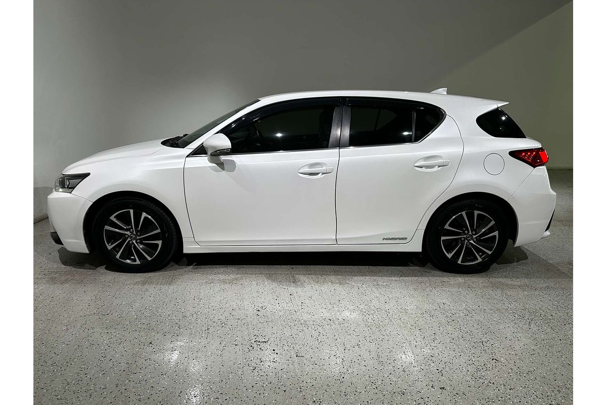 2018 Lexus CT CT200h Luxury ZWA10R