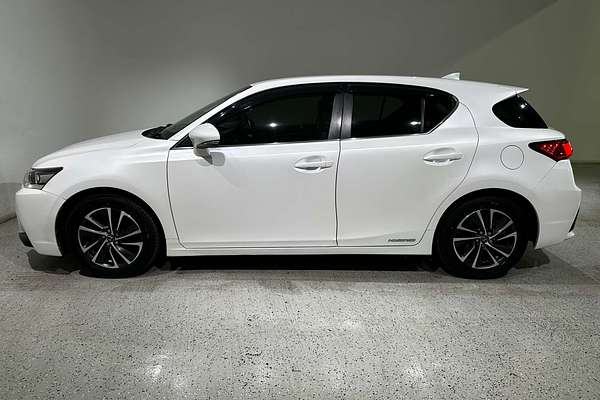 2018 Lexus CT CT200h Luxury ZWA10R