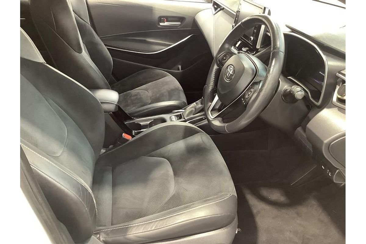 2020 Toyota Corolla ZR Hybrid ZWE211R