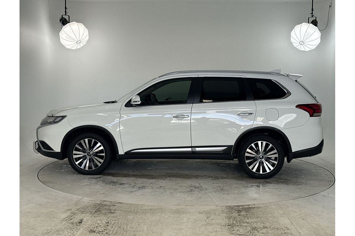 2021 Mitsubishi Outlander Exceed ZL