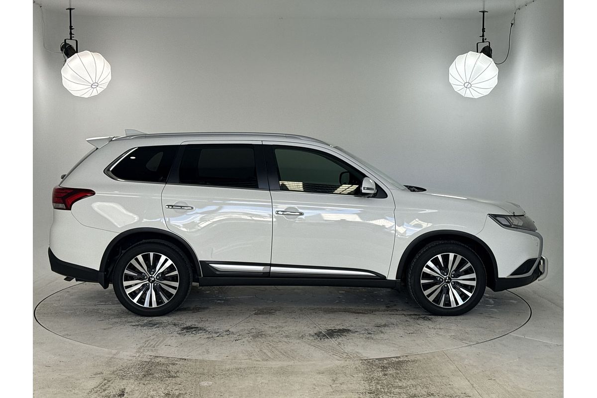 2021 Mitsubishi Outlander Exceed ZL