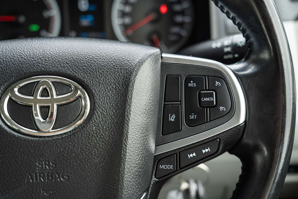 2020 Toyota Hiace Commuter GDH322R ELWB High Roof