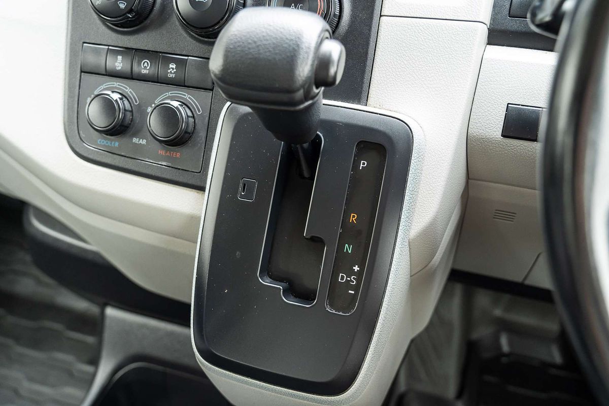 2020 Toyota Hiace Commuter GDH322R ELWB High Roof