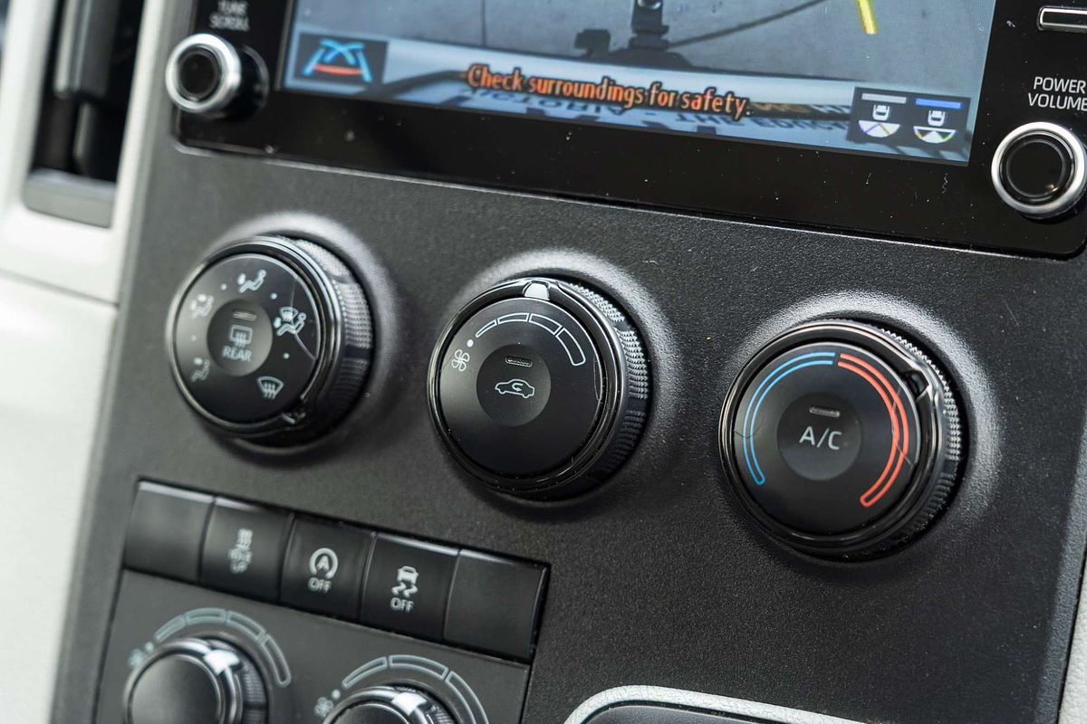 2020 Toyota Hiace Commuter GDH322R ELWB High Roof