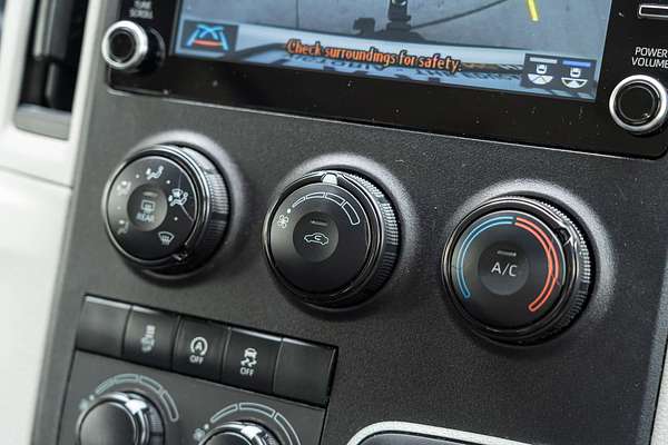 2020 Toyota Hiace Commuter GDH322R ELWB High Roof