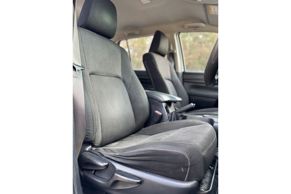 2016 Toyota Hilux SR GUN126R 4X4