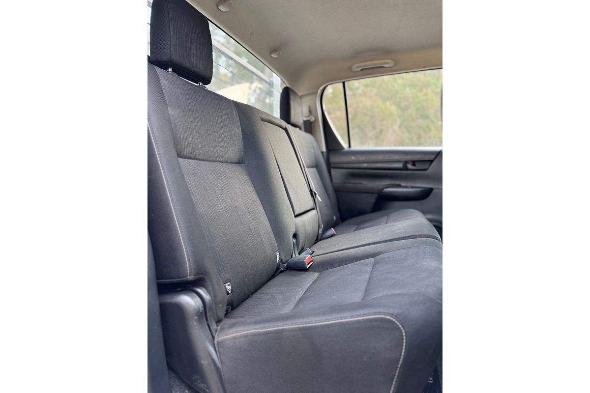 2016 Toyota Hilux SR GUN126R 4X4