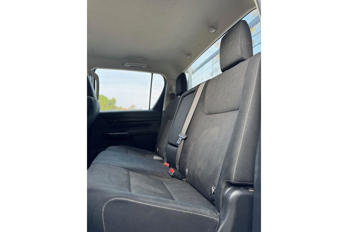 2016 Toyota Hilux SR GUN126R 4X4