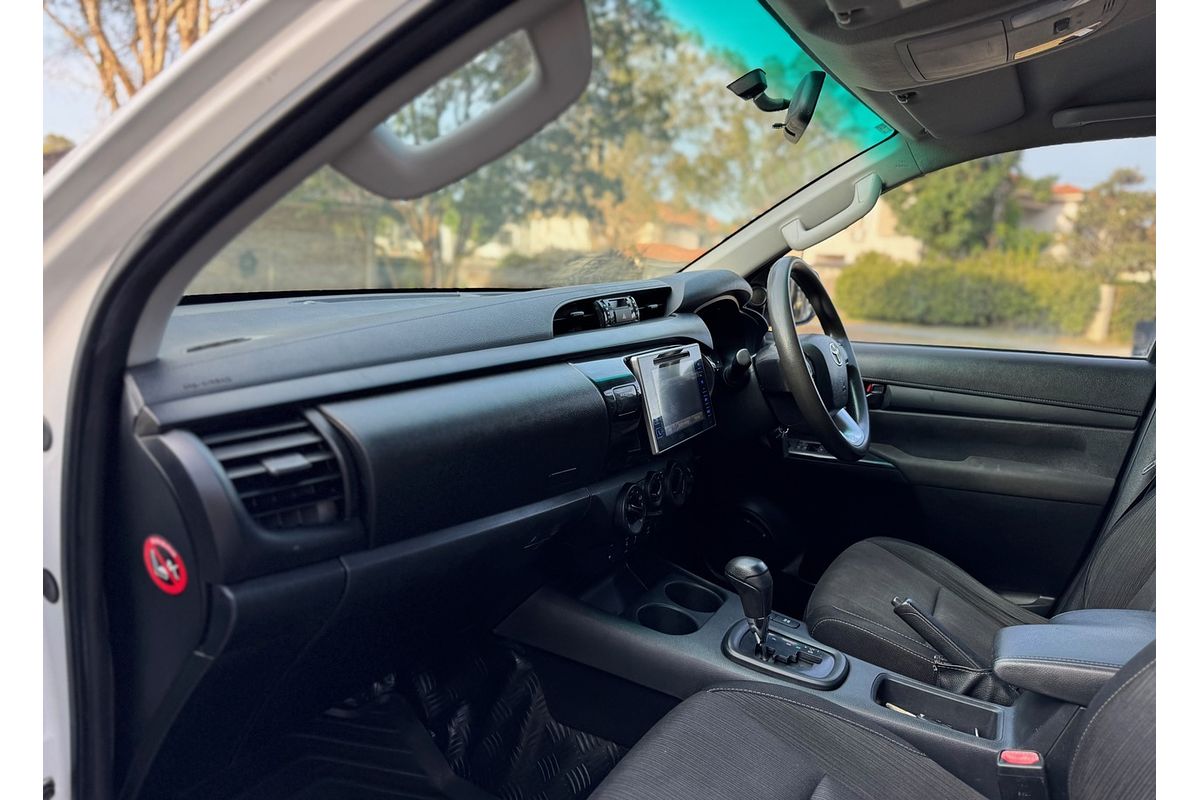 2016 Toyota Hilux SR GUN126R 4X4
