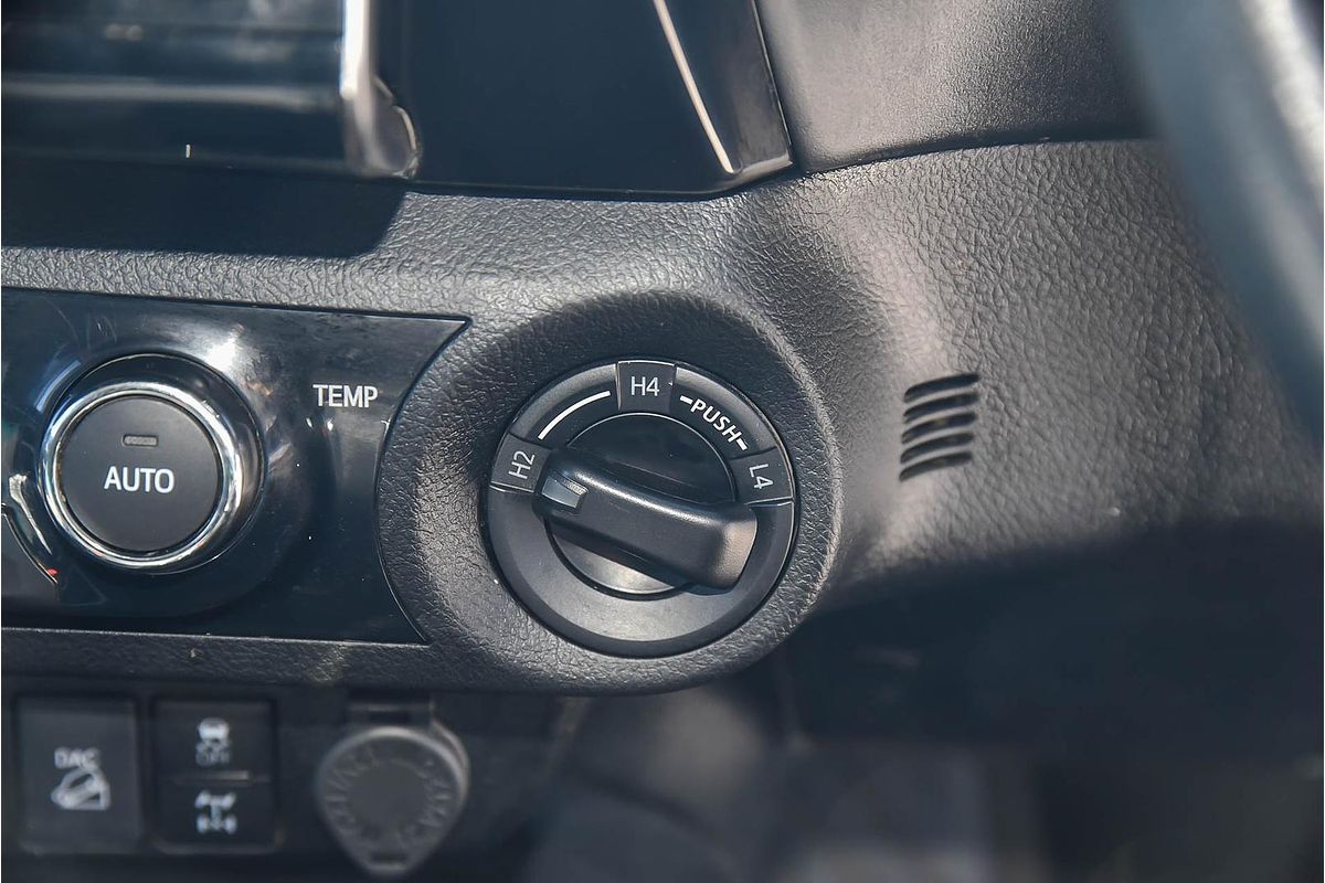 2020 Toyota Hilux SR5 GUN126R 4X4