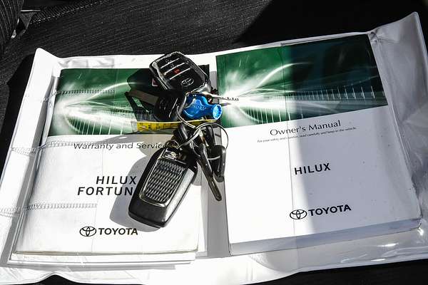 2020 Toyota Hilux SR5 GUN126R 4X4