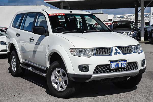 2011 Mitsubishi Challenger PB