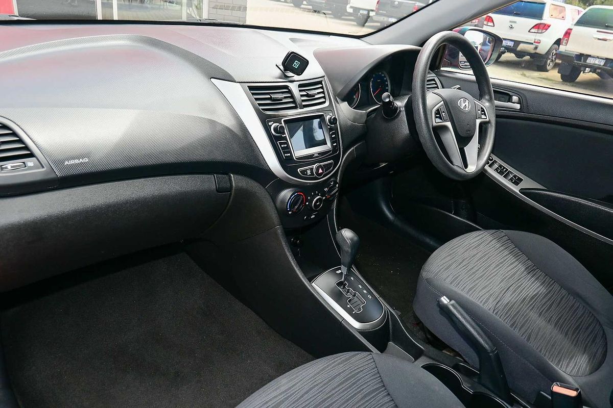 2016 Hyundai Accent Active RB3