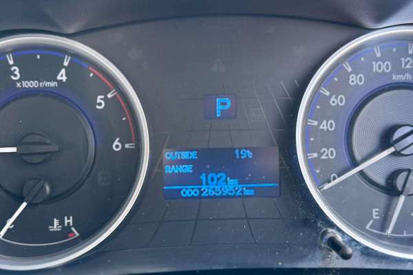 2016 Toyota Hilux SR GUN126R 4X4