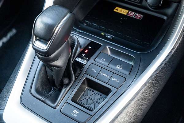 2024 Toyota RAV4 GXL AXAH52R