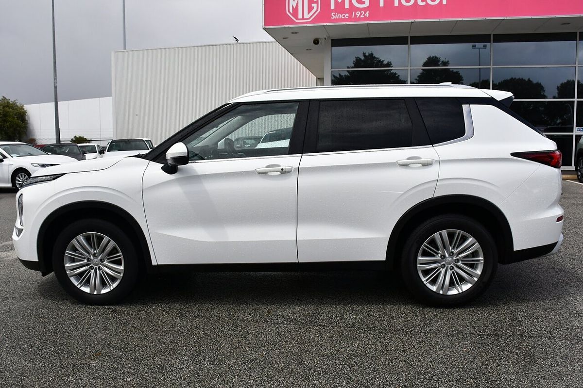 2024 Mitsubishi Outlander LS ZM