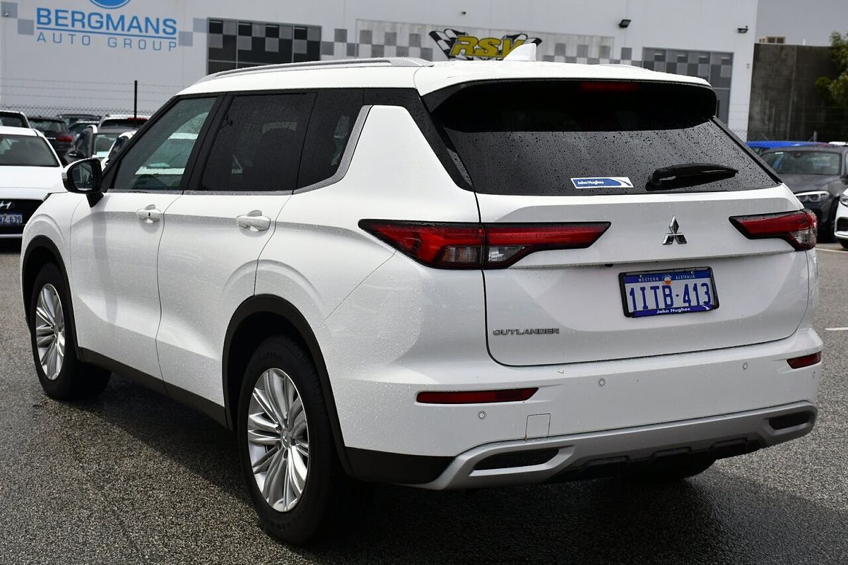 2024 Mitsubishi Outlander LS ZM