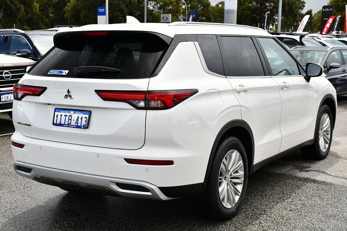 2024 Mitsubishi Outlander LS ZM