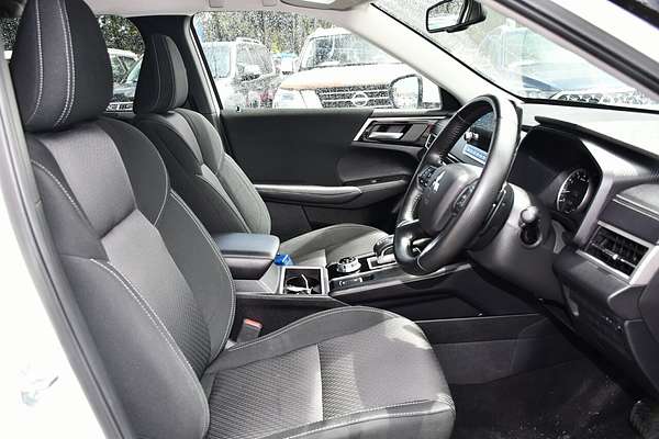 2024 Mitsubishi Outlander LS ZM
