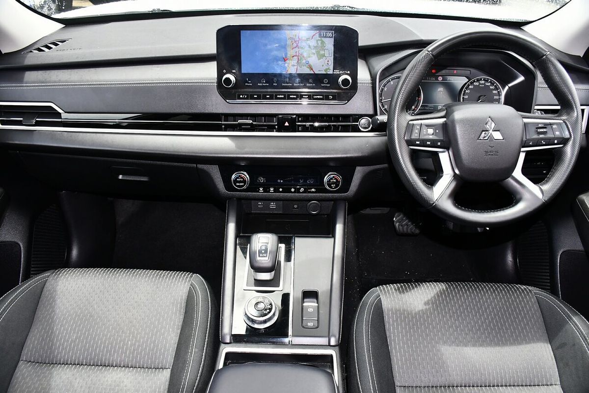 2024 Mitsubishi Outlander LS ZM