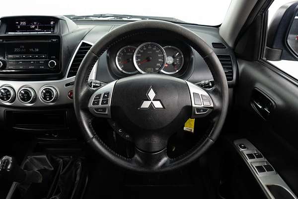 2014 Mitsubishi Triton GLX-R MN 4X4
