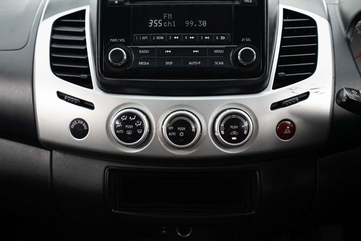 2014 Mitsubishi Triton GLX-R MN 4X4