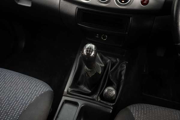 2014 Mitsubishi Triton GLX-R MN 4X4