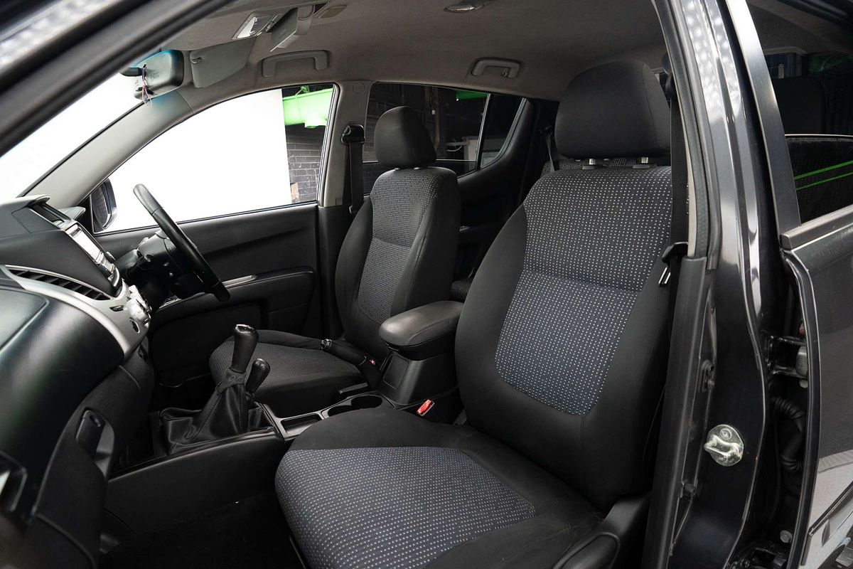 2014 Mitsubishi Triton GLX-R MN 4X4