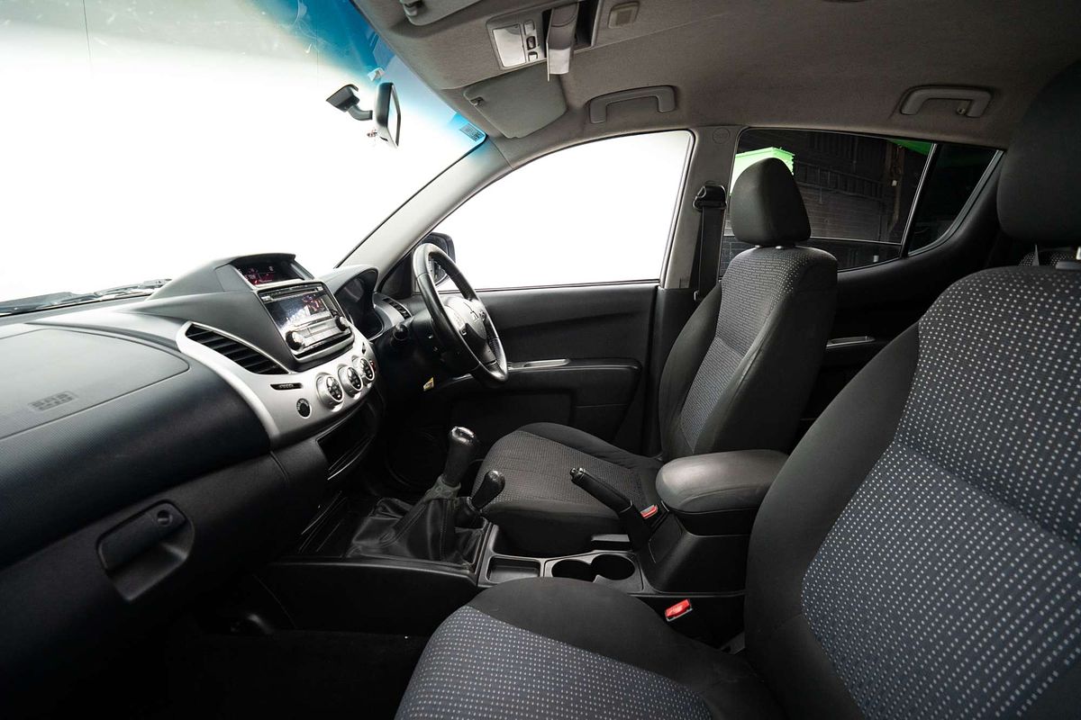 2014 Mitsubishi Triton GLX-R MN 4X4