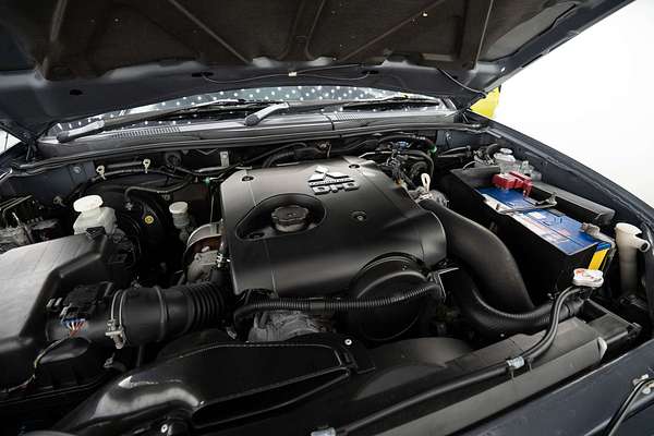 2014 Mitsubishi Triton GLX-R MN 4X4