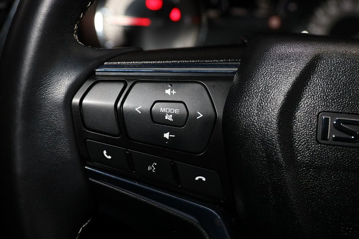 2023 Isuzu MU-X LS-T