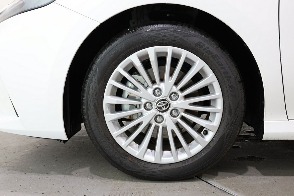 2025 Toyota Camry Ascent AXVH80R