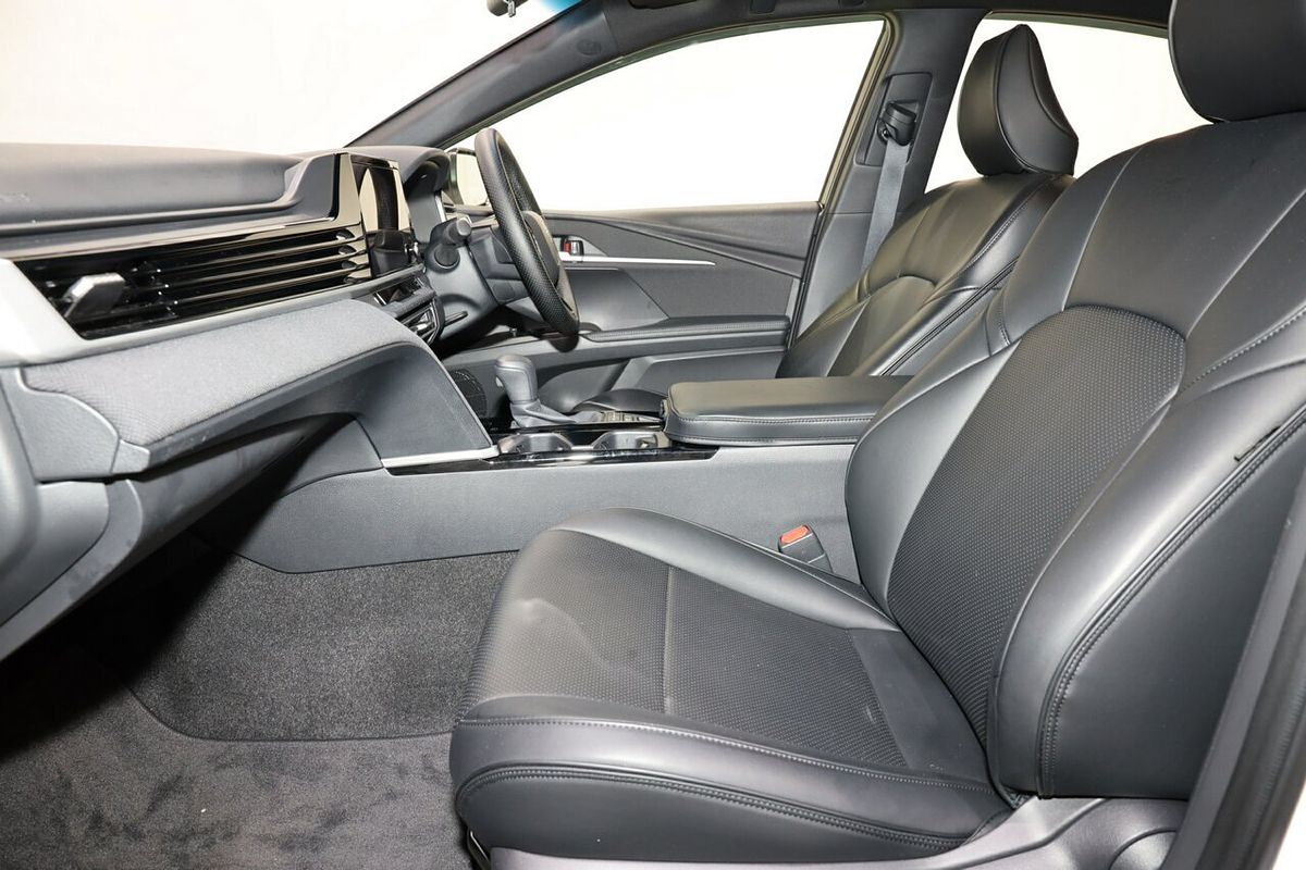2025 Toyota Camry Ascent AXVH80R