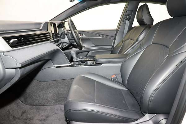 2025 Toyota Camry Ascent AXVH80R