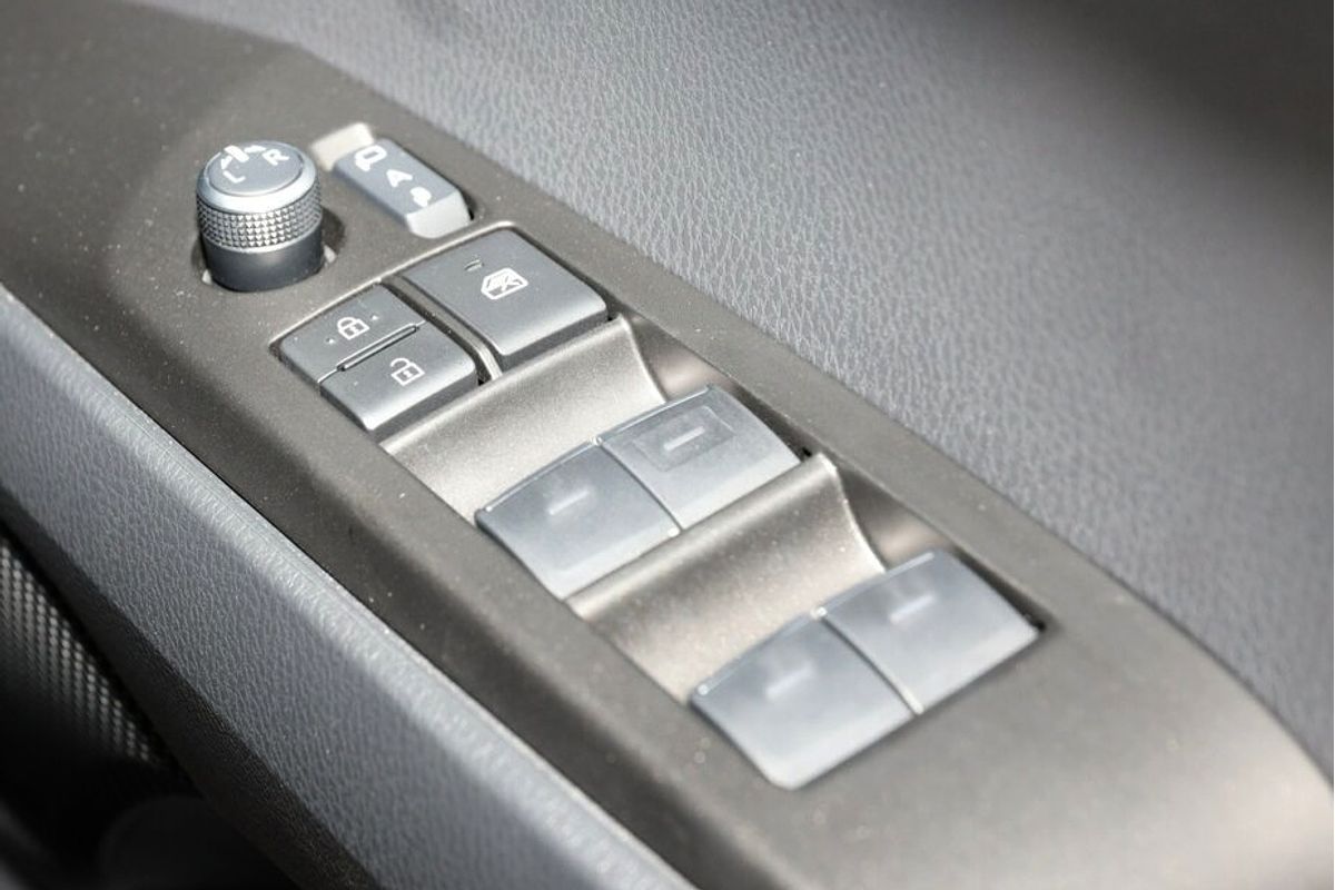 2025 Toyota Camry Ascent AXVH80R