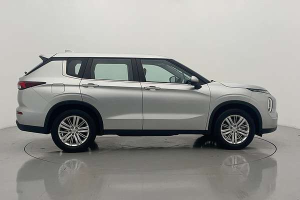 2022 Mitsubishi Outlander ES ZM