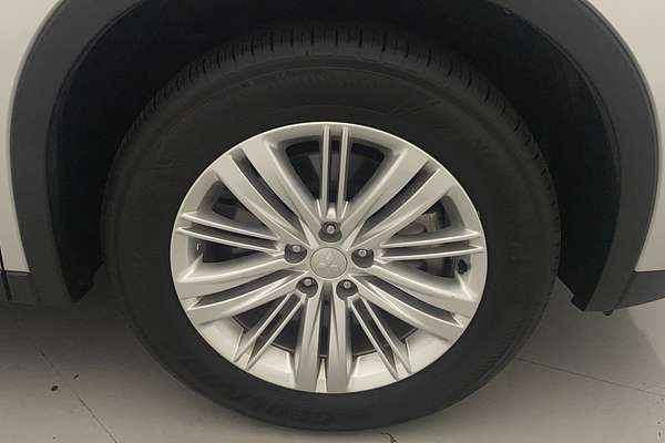 2022 Mitsubishi Outlander ES ZM